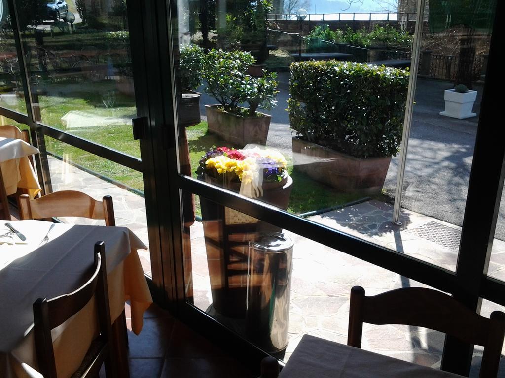 Trattoria I Bodega Hotell Abbadia Lariana Eksteriør bilde