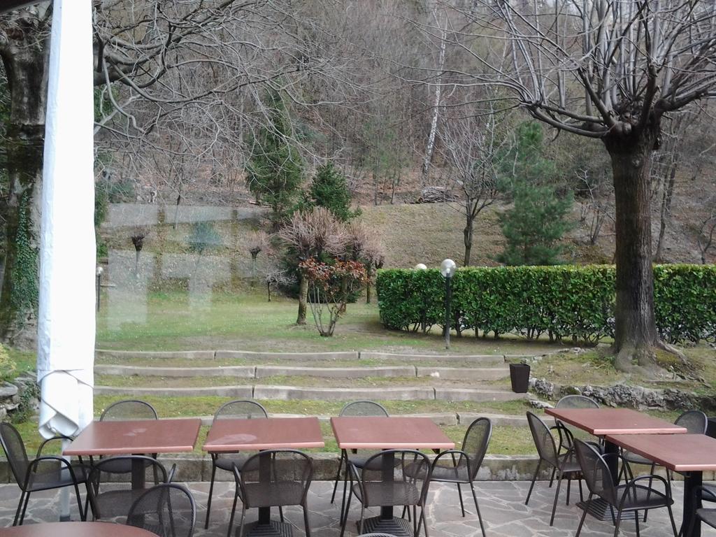 Trattoria I Bodega Hotell Abbadia Lariana Eksteriør bilde