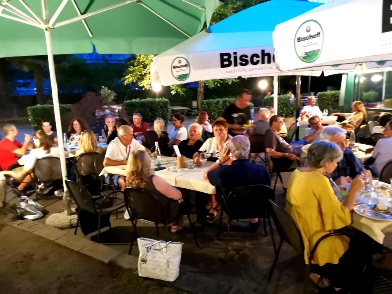 Trattoria I Bodega Hotell Abbadia Lariana Eksteriør bilde
